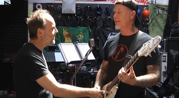 Lars Ulrich e James Hetfield, do Metallica, em vídeo de bastidores da criação da música "Hardwired" - Reprodução/Vídeo