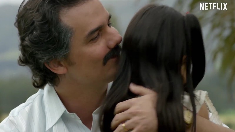 Wagner Moura dando vida a Pablo Escobar no trailer da segunda temporada de Narcos