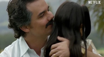 Wagner Moura dando vida a Pablo Escobar no trailer da segunda temporada de <i>Narcos</i> - Reprodução/Vídeo