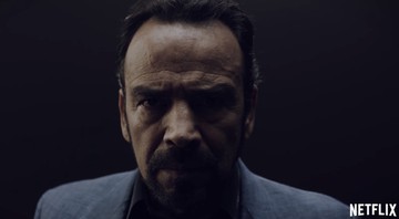 Gilberto Rodríguez Orejuela (interpretado por Damián Alcázar), comandante do Cartel de Cali, em trailer de <i>Narcos</i> - Reprodução/Vídeo