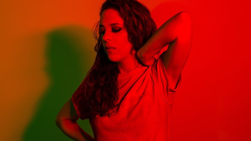 A cantora e compositora Luísa Maita - Reprodução/Site Oficial