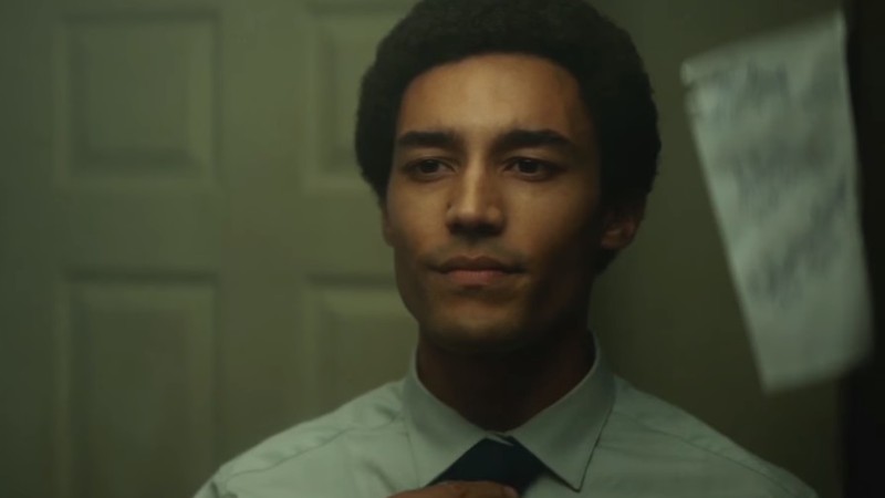Devon Terrell interpreta Obama em <i>Barry</i>, biografia cinematográfica que reconta a história do atual presidente norte-americano  - Reprodução/Netflix