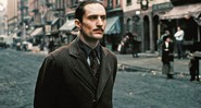 Robert De Niro como Don Corleone no <i>Poderoso Chefão 2</i> - Reprodução