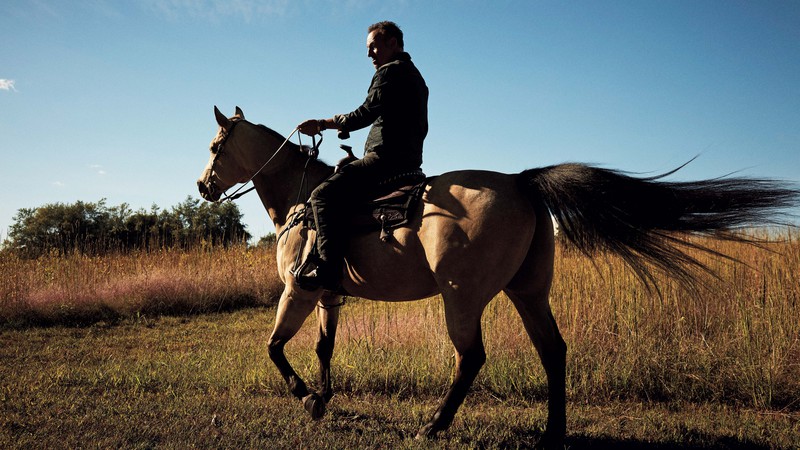 Confiante
Springsteen passeia a cavalo em sua fazenda em Nova Jersey