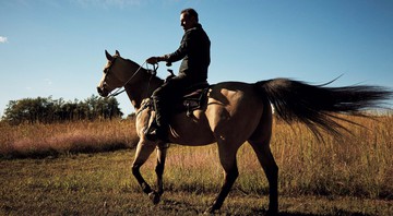 <b>Confiante</b><br>
Springsteen passeia a cavalo em sua fazenda em Nova Jersey - Danny Clinch
