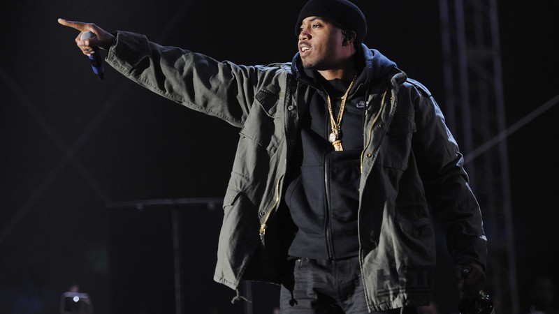 O rapper Nas durante show no festival Coachella de 2014, que aconteceu na Califórnia, Estados Unidos