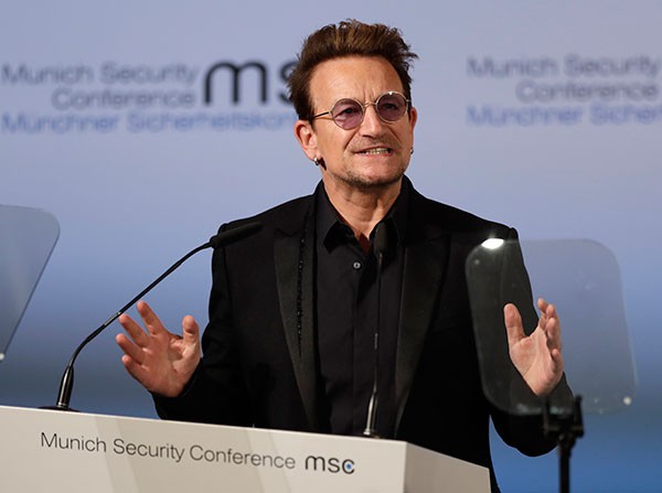 Bono na Conferência de Segurança de Munique