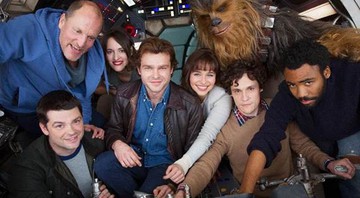 Elenco do spin-off de Star Wars sobre juventude Han Solo de reúne para primeira foto  - Divulgação