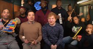 Ed Sheeran tocou "Shape of You" com instrumentos de brinquedo no <i>The Tonight Show</i> com Jimmy Fallon - Reprodução