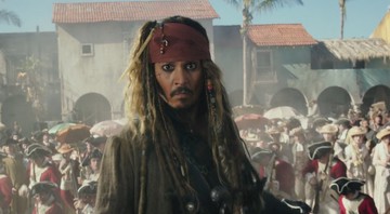 Johnny Depp como Jack Sparrow no filme Piratas do Caribe: A Vingança de Salazar - Reprodução
