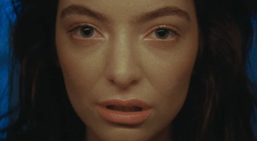 A cantora Lorde em cena do clipe de “Green Light” - Reprodução/Vídeo