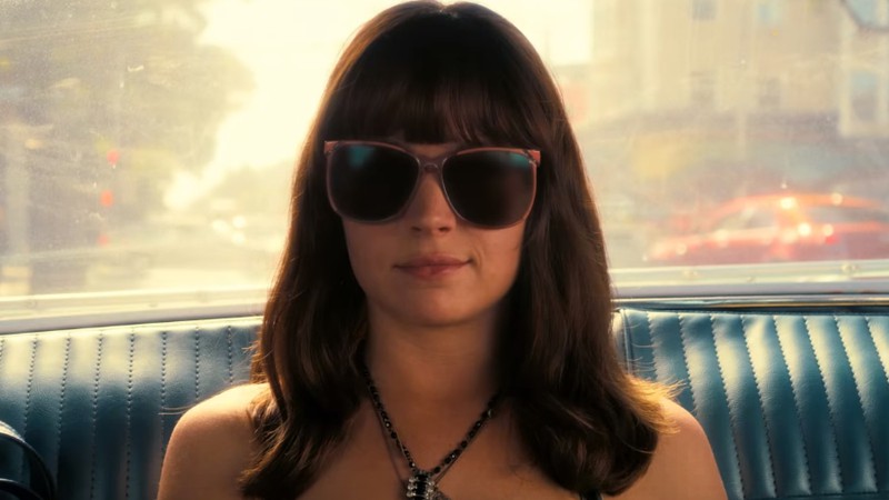 Britt Robertson em Girlboss, série original da Netflix