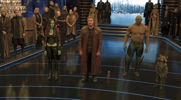 <b>Disfuncionais?</b><br>
(<i>Da esq. para a dir.</i>) Gamora (Zoe Saldana), Peter (Chris Pratt), Groot, Drax (Dave Bautista) e Rocket em cena de <i>Guardiões da Galáxia Vol. 2</i> - Marvel Studios/ Divulgação