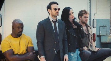 Demolidor (Charlie Cox), Jessica Jones (Krysten Ritter), Luke Cage (Mike Colter) e Punho de Ferro (Finn Jones), em trailer da série Os Defensores, da Netflix - Reprodução
