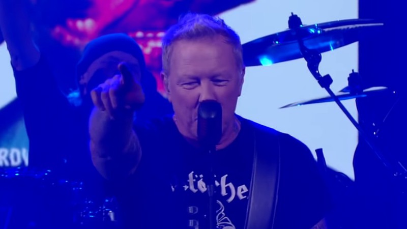 James Hetfield, vocalista do Metallica, em apresentação no The Late Show