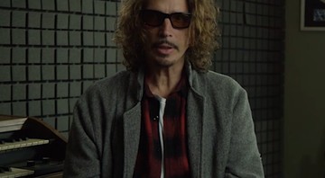 Chris Cornell, do Soundgarden, em vídeo sobre a participação na trilha sonora do filme Vida de Solteiro (1992) - Reprodução