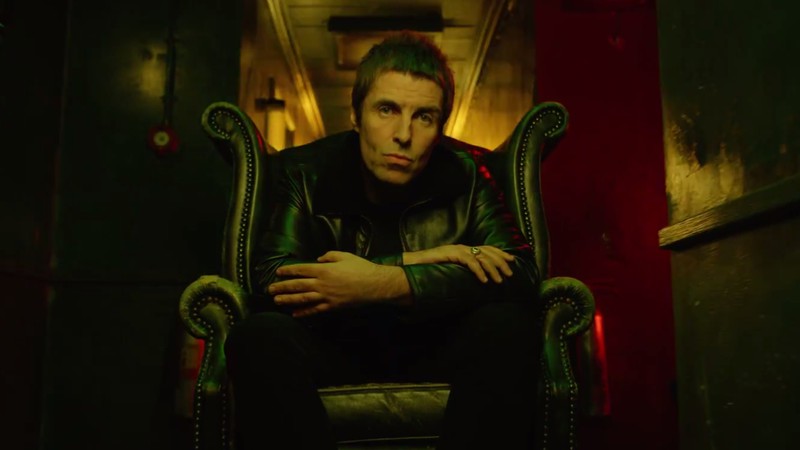Liam Gallagher em cena do clipe do single “Wall Of Glass”