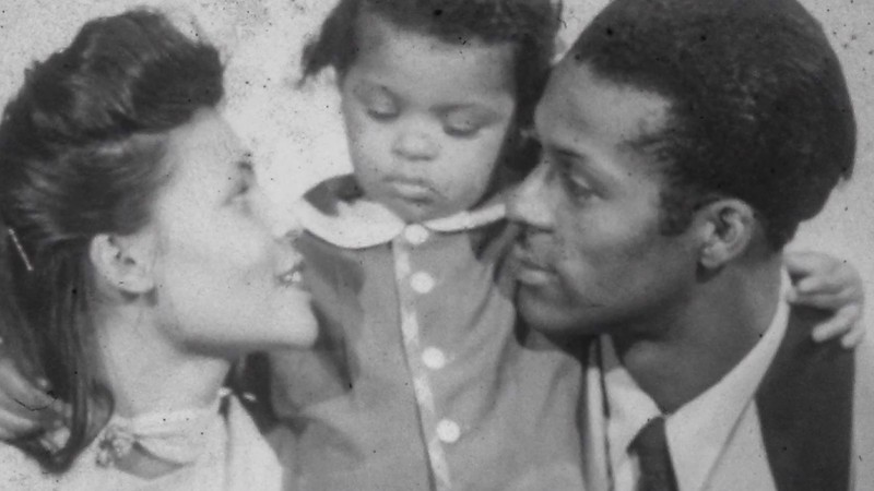 Chuck Berry em família, em foto veiculada no clipe de "Darlin'", do disco Chuck (2017)