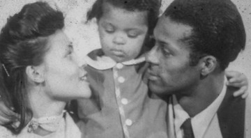 Chuck Berry em família, em foto veiculada no clipe de "Darlin'", do disco Chuck (2017) - Reprodução/Vídeo