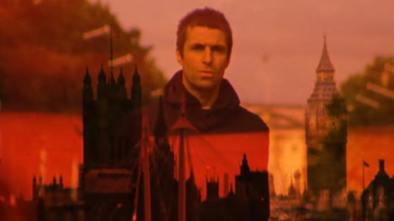 Liam Gallagher em cena do clipe de “Chinatown”