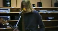 Kurt Cobain em cena de vídeo raro do Nirvana em 1988 - Reprodução/Vídeo
