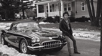 <b>Dia de Inverno</b><br>
Bruce Springsteen na icônica foto ao lado de um Corvette, em fevereiro de 1978, em Haddonfield, Nova Jersey
 - Frank Stefanko 