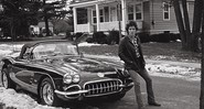 <b>Dia de Inverno</b><br>
Bruce Springsteen na icônica foto ao lado de um Corvette, em fevereiro de 1978, em Haddonfield, Nova Jersey
 - Frank Stefanko 