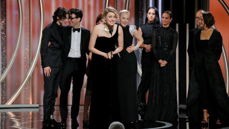 A diretora Greta Gerwing recebeu o prêmio de Melhor Filme – Comédia ou musical com o filme Lady Bird:É hora de voar.