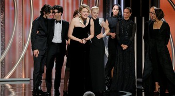 A diretora Greta Gerwing recebeu o prêmio de Melhor Filme – Comédia ou musical com o filme <i>Lady Bird:É hora de voar.</i> - Paul Drinkwater/NBC