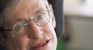 <b>Gênio Trabalhando</b><br>
O professor Stephen Hawking em seu escritório em Cambridge em outubro de 2001

 - Ammar Abd Rabbo/Abaca/Sipa via AP Images