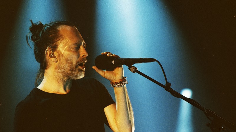 Radiohead durante show na Jeunesse Arena, no Rio de Janeiro