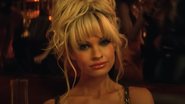 Lily James como Pamela Anderson em trailer de Pam and Tommy (Foto: Reprodução / Youtube)