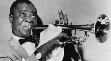 Louis Armstrong, um dos músicos de jazz mais conhecidos no mundo, será interpretado por Forest Whitaker nos cinemas - Reprodução
