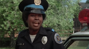 None - Marion Ramsey em 'Loucademia de Polícia' (Foto: Reprodução/Warner Bros.)