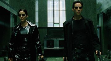 None - Keanu Reeves e Carrie-Anne Moss em Matrix (Foto: Reprodução Warner)