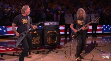 None - James Hetfield e Kirk Hammett se apresentam nas finais da NBA (Foto: Reprodução)