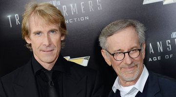 Michael Bay e Steven Spielberg (Foto: Dimitrios Kambouris/Getty Images)