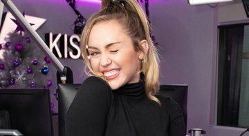 Miley Cyrus na Kiss FM (Foto: John Phillips/Getty Images)