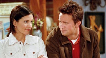 Monica (Courteney Cox) e Chandler (Matthew Perry) em Friends (Foto: Reprodução)
