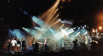 None - Pink Floydno palco em Knebworth, em 30 de junho de 1990 (Foto: Pete Still/Redferns/Getty Images/Rolling Stone EUA)