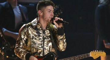 None - Nick Jonas no palco do Grammy 2020 (Foto: Matt Sayles / Invision / AP)