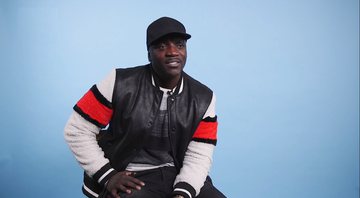 None - Akon (Foto: Reprodução / NME)