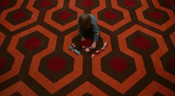 Simetria de Kubrick em O Iluminado (Foto: Reprodução / Warner)
