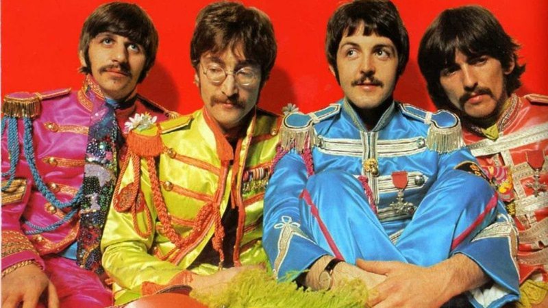 Os Beatles em Sgt. Pepper's Lonely Hearts Club Band, de 1967 (Foto: Reprodução)