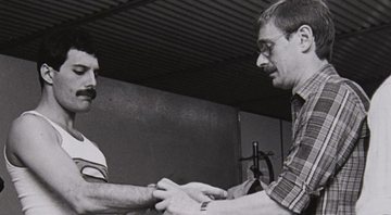 None - Freddie Mercury e Paul Prenter (Foto: Divulgação)