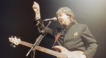 Paul McCartney durante a World Tour de 1990 e 1991 (Foto: Tim Sharp/AP)
