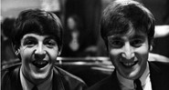 Paul McCartney e John Lenon (Foto: Dalmas Sipa Press / AP Images)