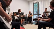 Pearl Jam no estúdio (Foto: Reprodução/Twitter/Danny Clinch)