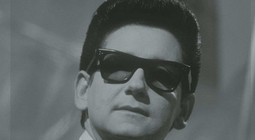 Roy Orbison e seu visual icônico (Crédito: Monument Records)
