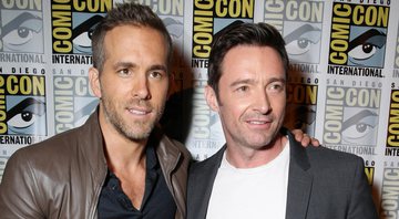 None - Ryan Reynolds e Hugh Jackman na Comic Con 2015 (Foto: Eric Charbonneu/ Invision/ AP)